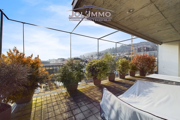 Attique avec Vue Panoramique à 160° à Bienne - Une Opportunité Unique ! 2