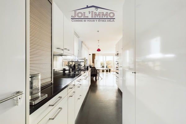 Attique avec Vue Panoramique à 160° à Bienne - Une Opportunité Unique ! 6