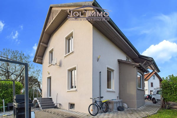 Maison individuelle spacieuse avec grand terrain à Courfaivre 1