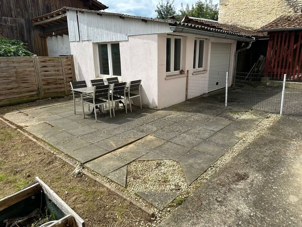 Grand immeuble de 3 appartements 3