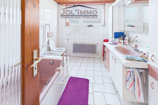 Maison individuelle avec beau potentiel dans quartier calme à Courrendlin 5