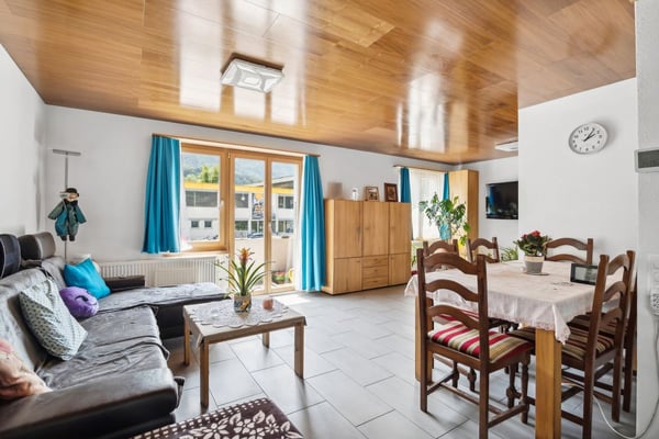 Grande maison de 6.5 pièces entièrement rénovée à l'entrée du village d'Eschert 5