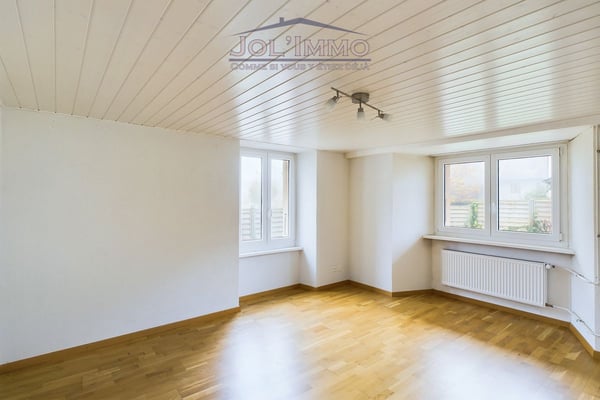Grand immeuble de 3 appartements 9