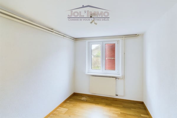 Appartement de 3,5 pièces au 2ème étage avec entrée séparée 9
