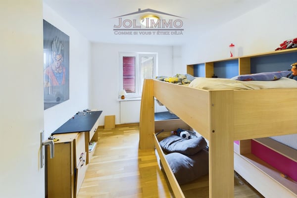 Appartement de 3,5 pièces au 2ème étage avec entrée séparée 8