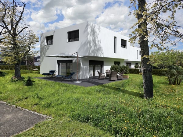Magnifiques villas de 5.5 pièces avec beau terrain plat et vue dégagée 1