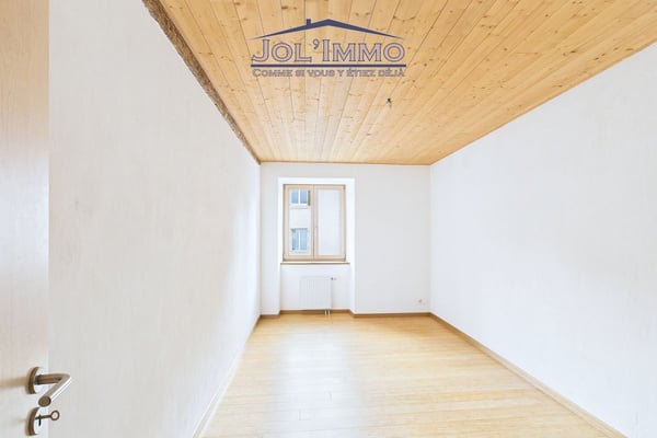 Petit immeuble rénové - 3 appartements à Vendlincourt 2