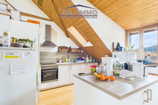 Petit immeuble rénové - 3 appartements à Vendlincourt 9