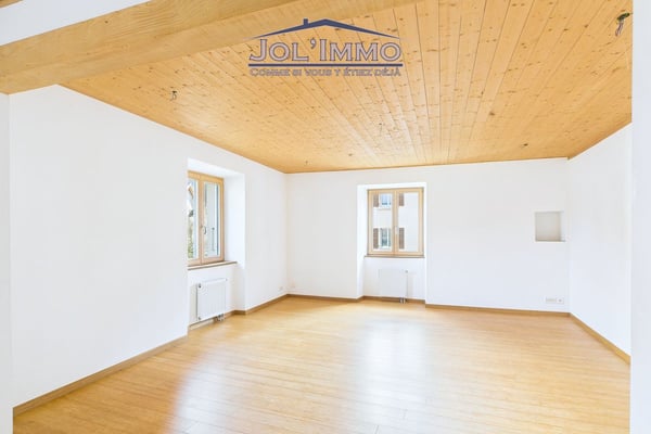 Petit immeuble rénové - 3 appartements à Vendlincourt 6