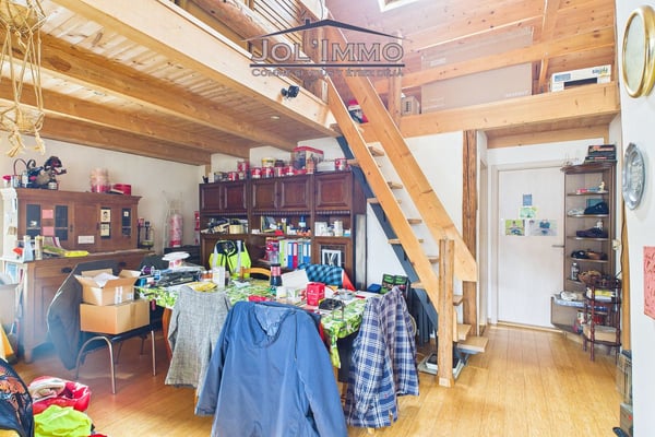 Petit immeuble rénové - 3 appartements à Vendlincourt 8