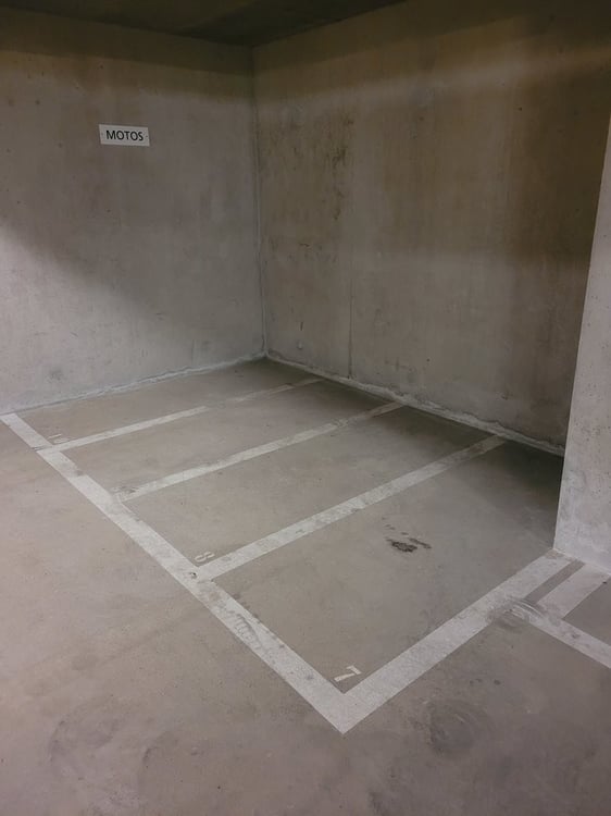 A louer ch. de la Cigale 2 à Lausanne, places de parc moto intérieures 3