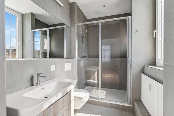 Magnificent furnished and renovated 113 m2 city center apartment 4