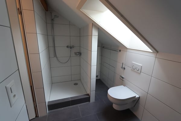 Mansarde mit Küche und Dusche/WC 6