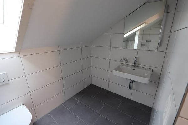 Mansarde mit Küche und Dusche/WC 5