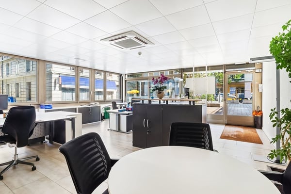 Opportunité unique ! Bureau de 260m2 sous-gare à louer 8