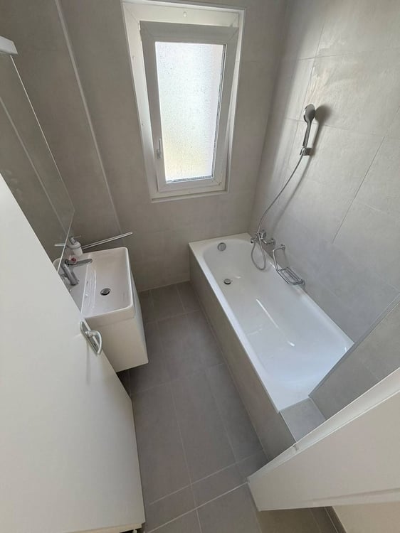 Appartement de 5 pièces avec balcon entièrement rénové. 4