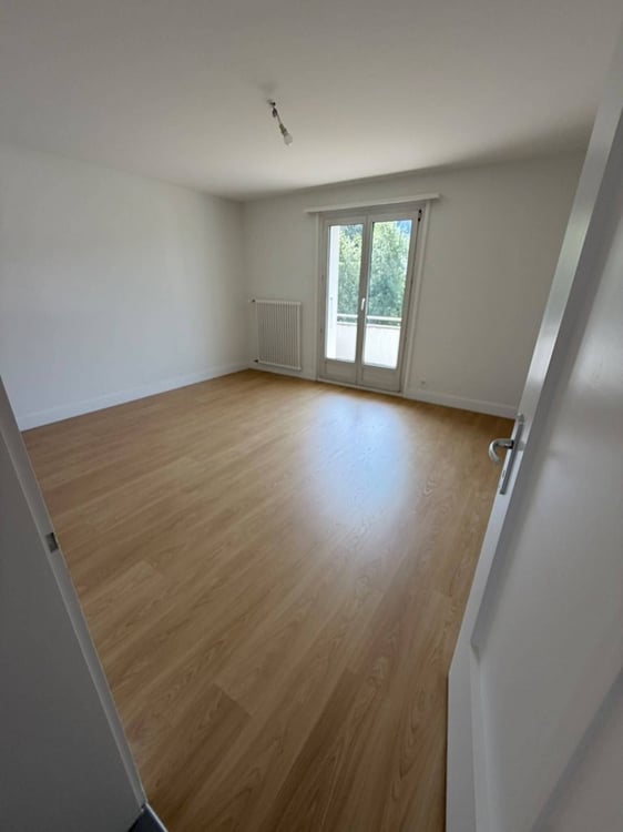 Appartement de 5 pièces avec balcon entièrement rénové. 6