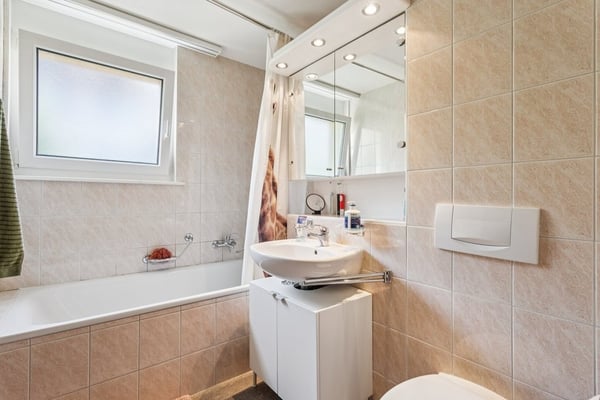 Appartement de 4.5 pièces avec balcon et vue sur le lac de Neuchâtel 8