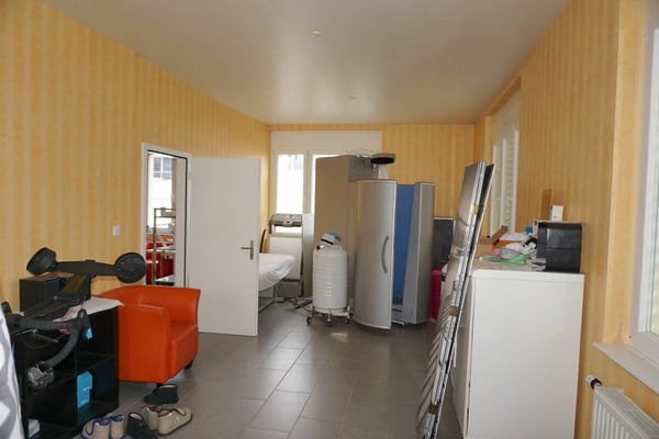 ARI-212 - Immeuble mixte - habitation et locaux commerciaux 12