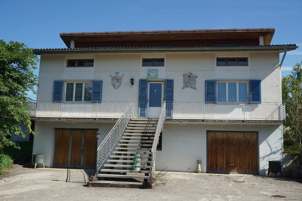 ARI-242 Maison de 2 appartements sur une parcelle de 1'485 m2