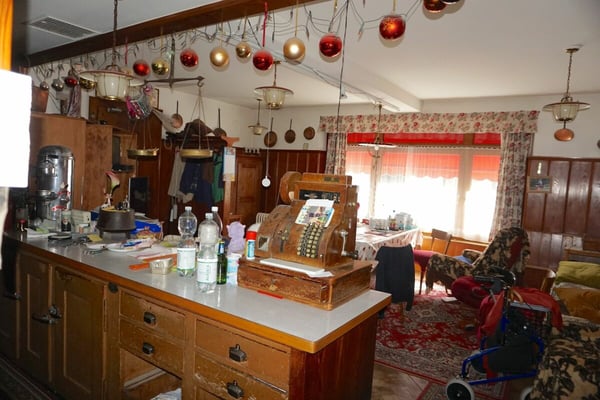 ARI-248 Pour investisseurs - Immeuble d'habitation, ancien restaurant à transformer en immeuble de rendement - Idéalement situé en zone centrale à Delémont 6