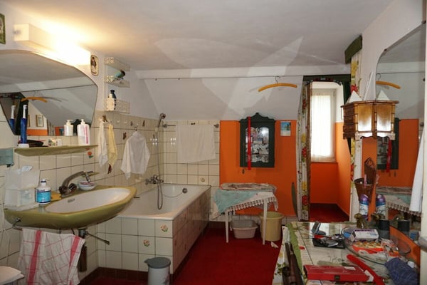 ARI-248 Pour investisseurs - Immeuble d'habitation, ancien restaurant à transformer en immeuble de rendement - Idéalement situé en zone centrale à Delémont 23