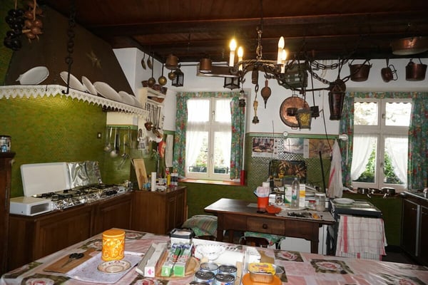 ARI-248 Pour investisseurs - Immeuble d'habitation, ancien restaurant à transformer en immeuble de rendement - Idéalement situé en zone centrale à Delémont 9