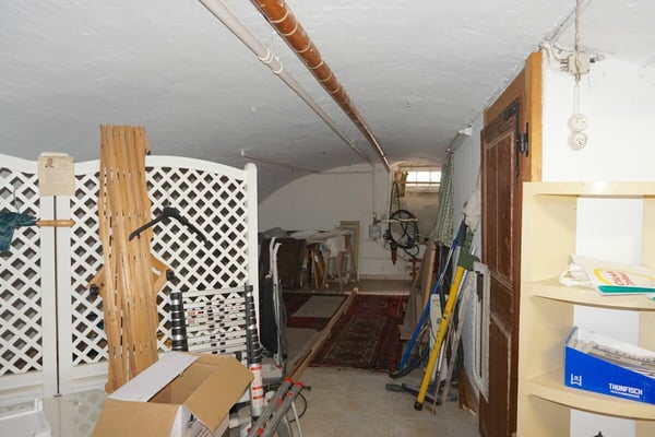 ARI-248 Pour investisseurs - Immeuble d'habitation - Surface totale de plancher 1'179 m2 - Volume du bâti de 3'227 m3 - Combles aménageables - Delémont, zone centre 31