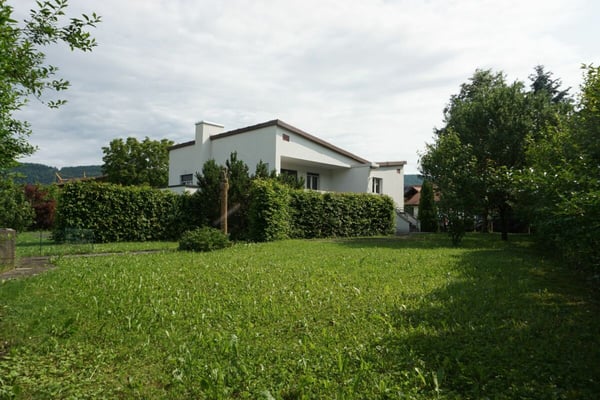 ARI-236 - Rendement - Très belle maison de 2 appartements de 4,5 et 3,5 pièces sur une parcelle de 1'134 m2. copie 1