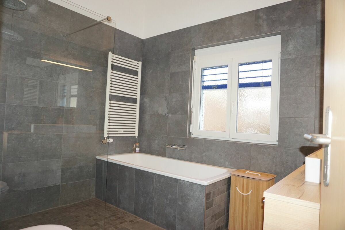 ARI-251 - Très belle maison lumineuse de 6 pièces idéalement située pour 240 m2 habitable