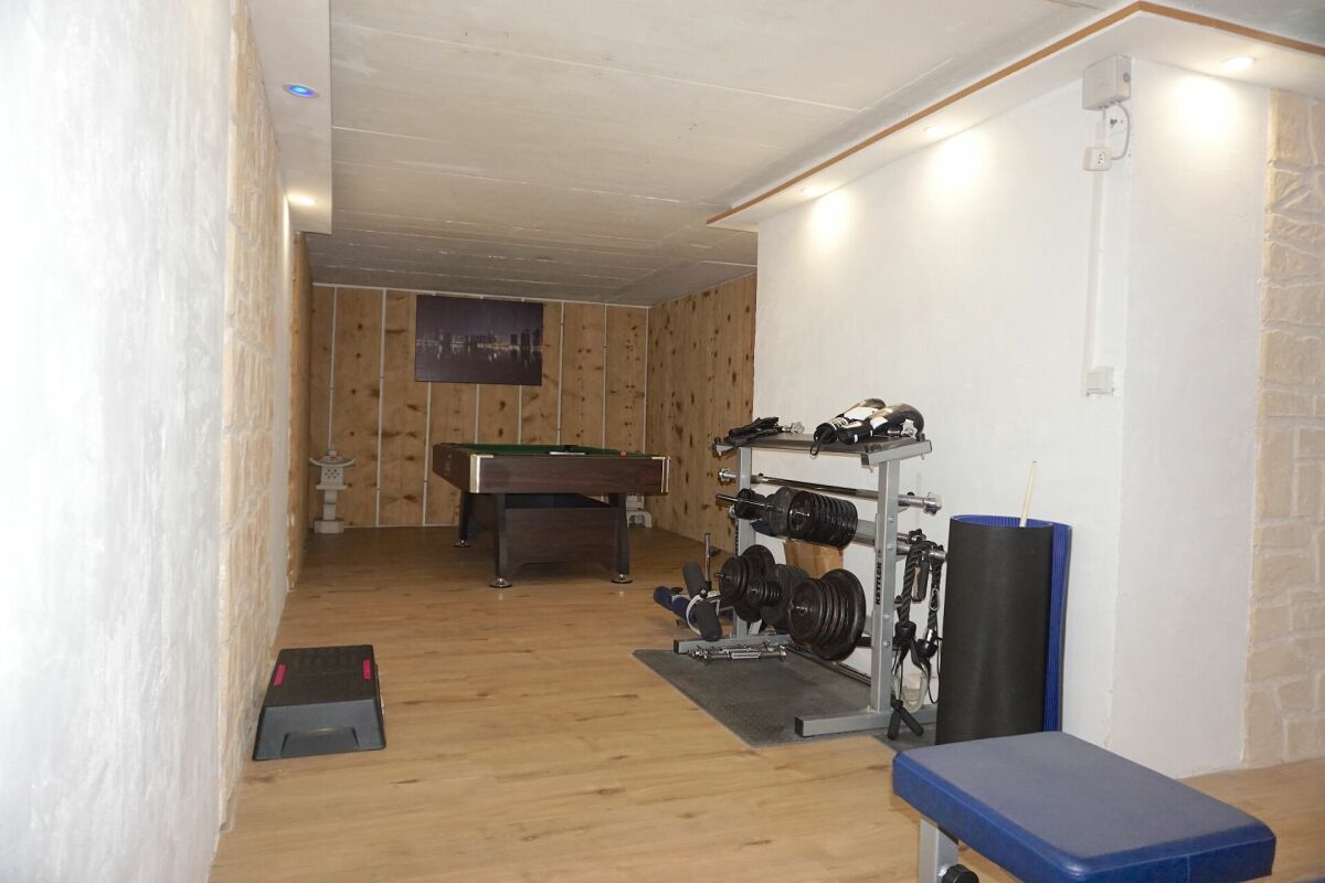 ARI-251 - Très belle maison lumineuse de 6 pièces idéalement située pour 240 m2 habitable