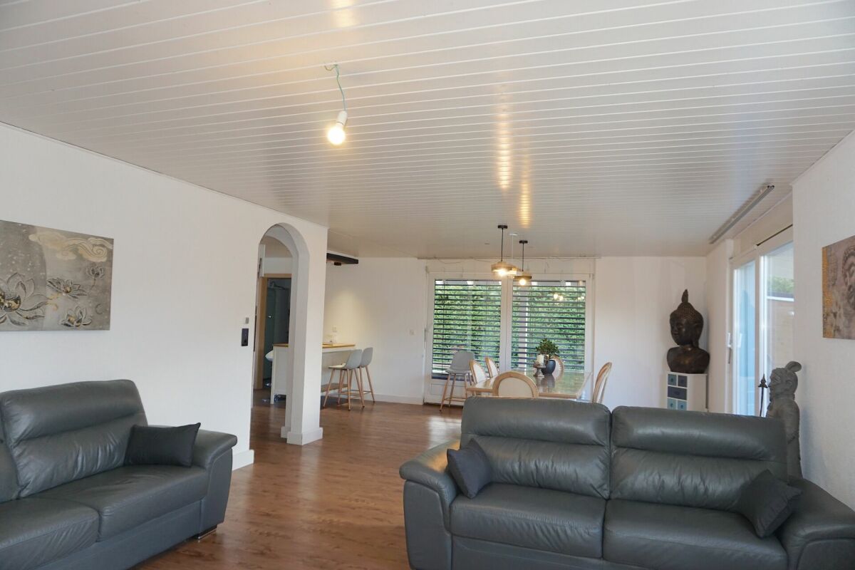 ARI-251 - Très belle maison lumineuse de 6 pièces idéalement située pour 240 m2 habitable