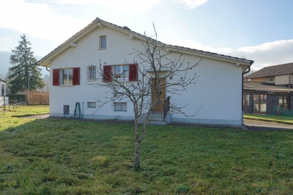 ARI-212 - Maison individuelle sur une parcelle de 904 m2 3