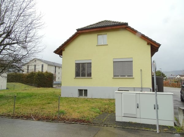 ARI-212 - Immeuble mixte de 250 m2 sur une parcelle de 723 m2 à Bassecourt 5