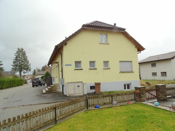 ARI-212 - Immeuble mixte de 250 m2 sur une parcelle de 723 m2 à Bassecourt 3