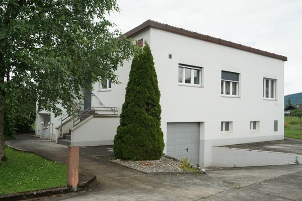 ARI-236 - Très belle maison de 2 appartements de 4,5 et 3,5 pièces sur une parcelle de 1'134 m2. 1