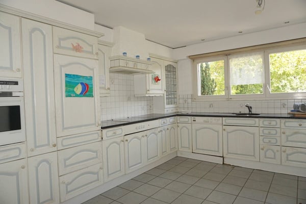 ARI-264 - Villa d'architecte sur un terrain de 1'661 m2 à Courtételle 6