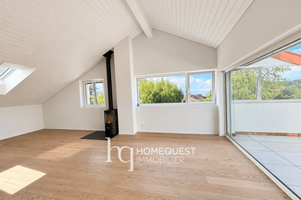 Magnifique appartement neuf, en attique avec vue lac