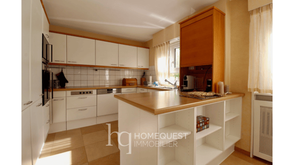 Appartement spacieux entièrement meublé, de 3.5 pièces, avec belle vue lac 4