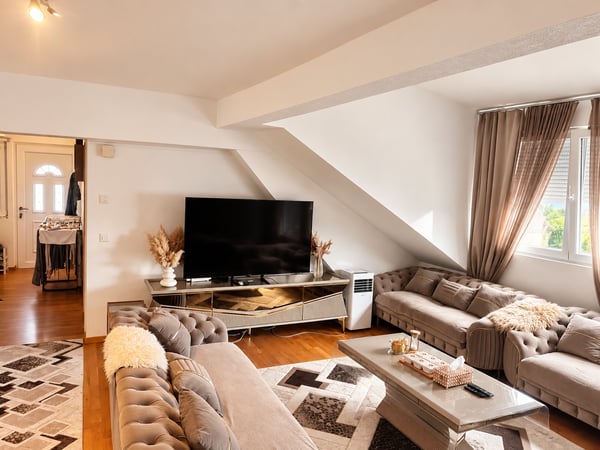 Helle 2.5 Zimmer-Wohnung mit Balkon in Studen 5