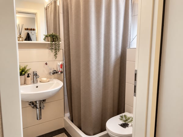 Helle 2.5 Zimmer-Wohnung mit Balkon in Studen 3