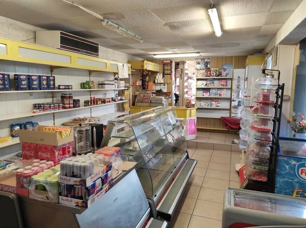 Belle surface commerciale (Foncier) en vente à Renens 2