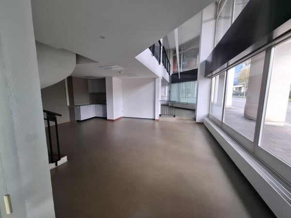 Surface bureau proche de la gare 3