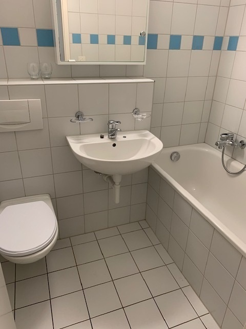 1 1/2-Zimmerwohnung 1. OG/120 m2 5