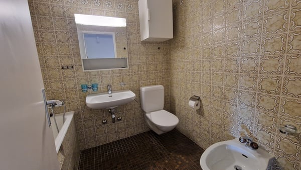 BOUCHET - 1 PIECES LUMINEUX AU 6EME 7