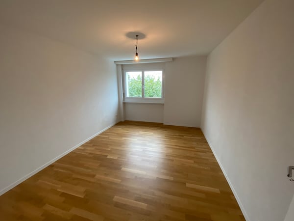 1.5-Zimmerwohnung mit Balkon in Dietlikon 4