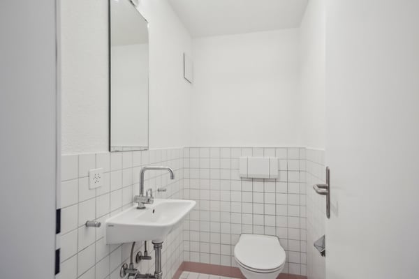 Tolle Wohnung - Zentral gelegen - Dusche und Bad! 4