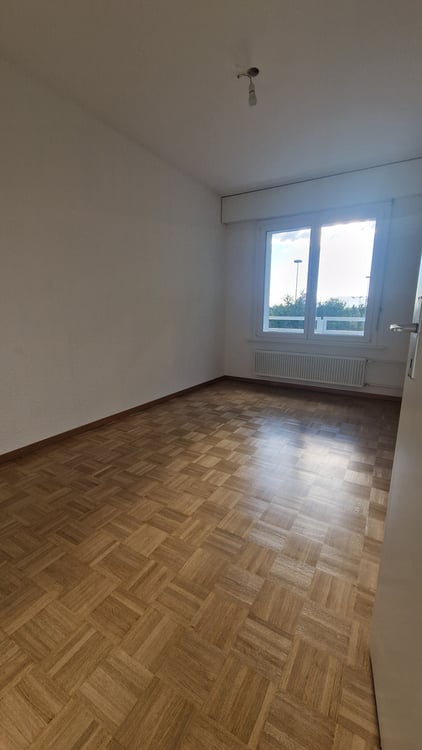BERNEX - grand appartement avec balcon 10