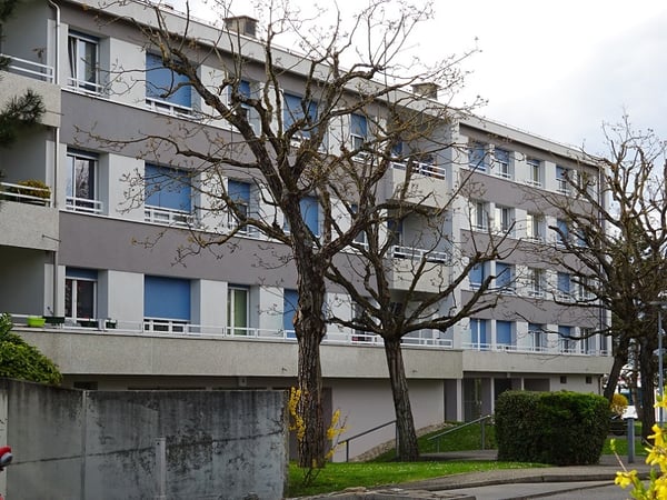 BERNEX - grand appartement avec balcon 1