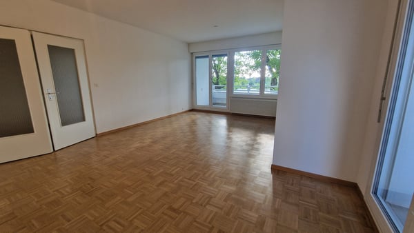 BERNEX - grand appartement avec balcon 3